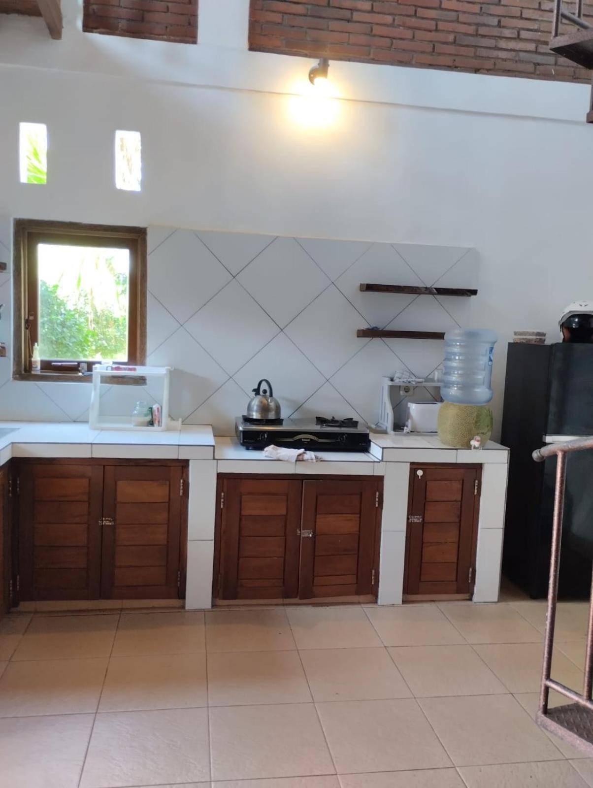 Yoga Bale House Hotel การางาเซ็ม ภายนอก รูปภาพ