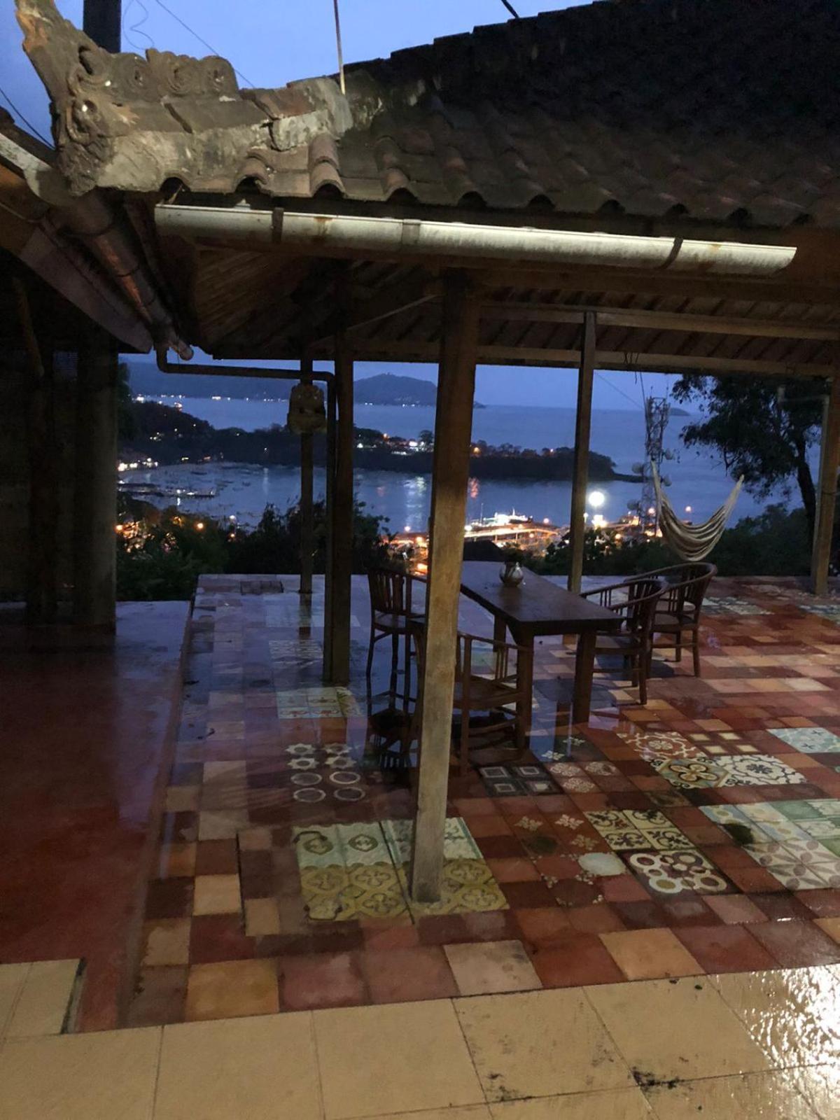 Yoga Bale House Hotel การางาเซ็ม ภายนอก รูปภาพ