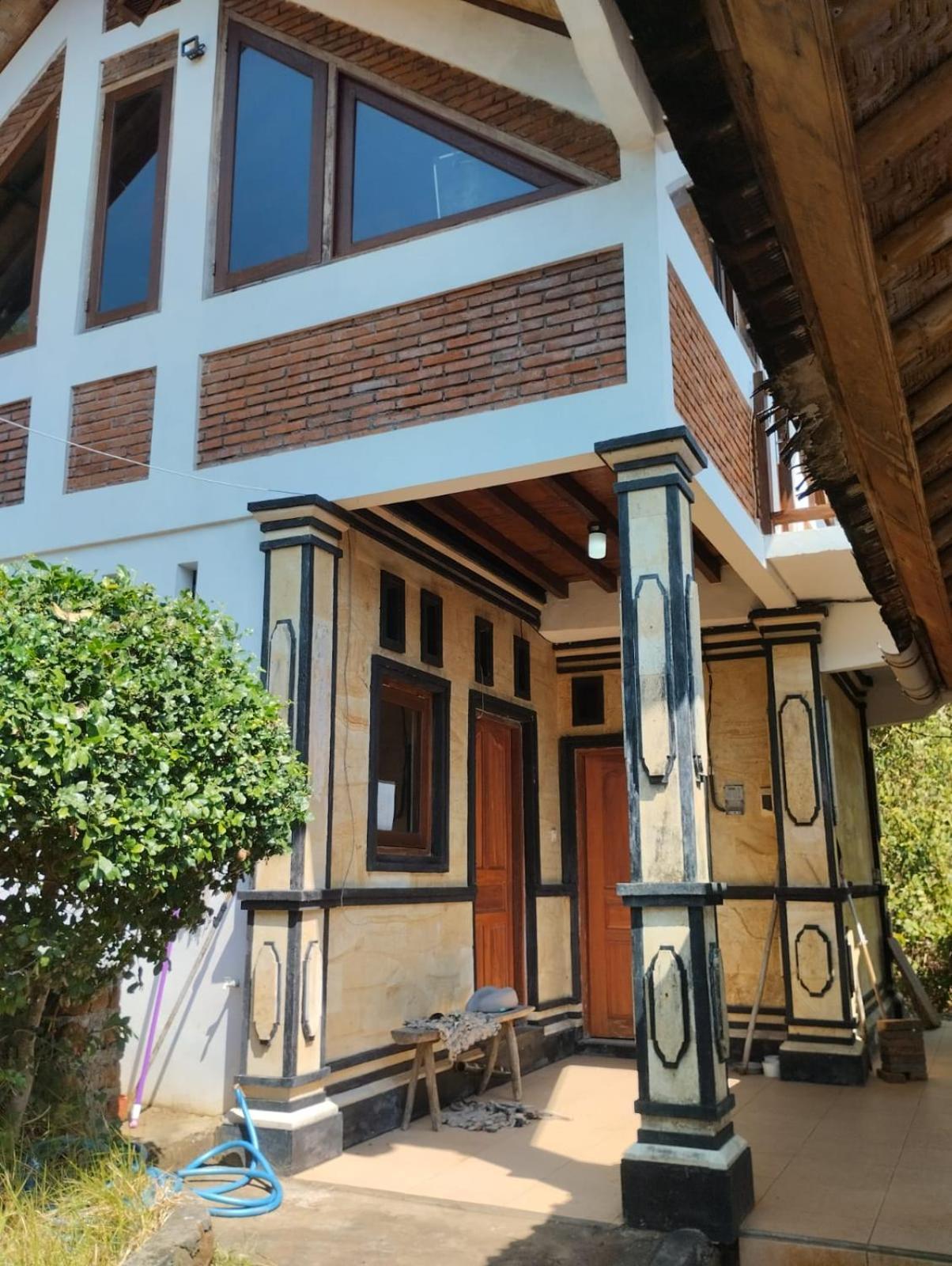 Yoga Bale House Hotel การางาเซ็ม ภายนอก รูปภาพ