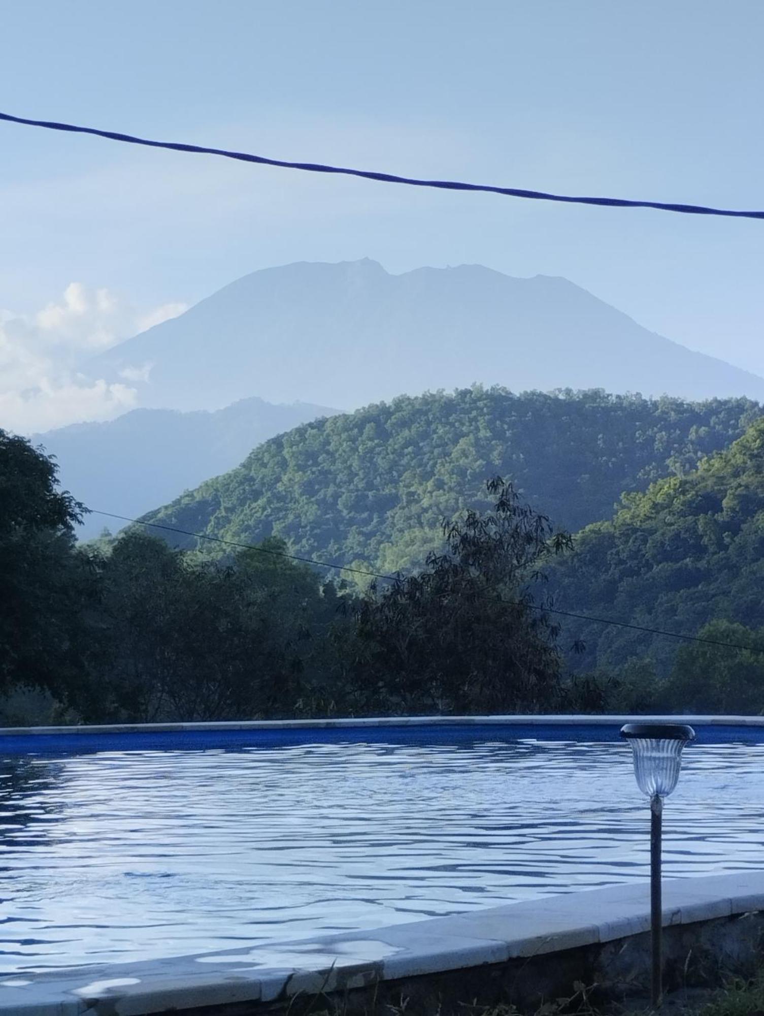 Yoga Bale House Hotel การางาเซ็ม ภายนอก รูปภาพ