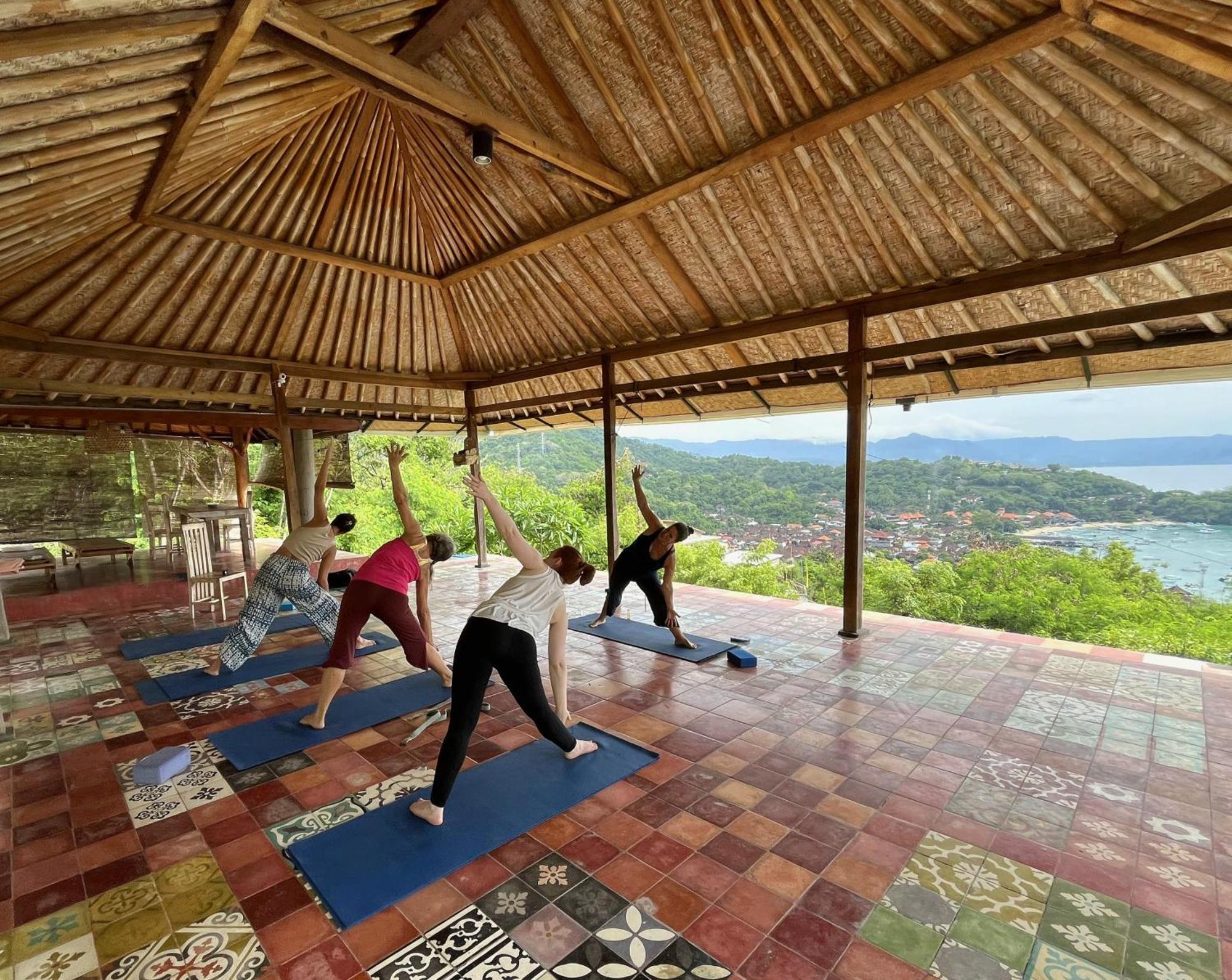 Yoga Bale House Hotel การางาเซ็ม ภายนอก รูปภาพ